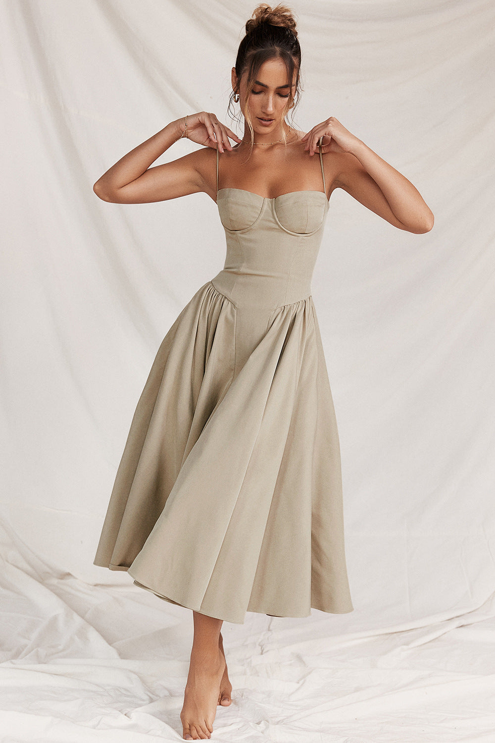 Bonnie | Sleeveless Midi Dress with Corset Fit – Attractive Silhouette