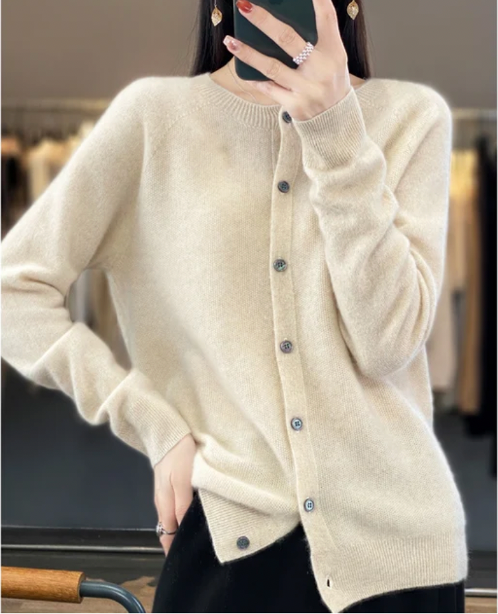 Juliana | Pure Wool Seamless Round-Neck Cardigan