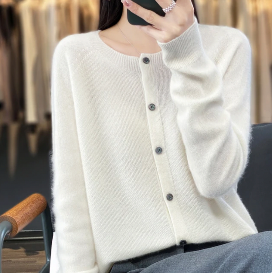 Juliana | Pure Wool Seamless Round-Neck Cardigan